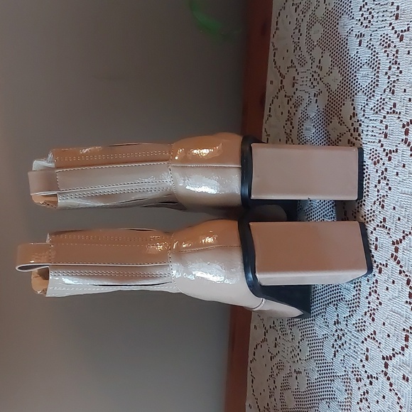 PLT Beige Patent High Block Heel Chelsea Boots Sz 7 - Picture 4 of 16